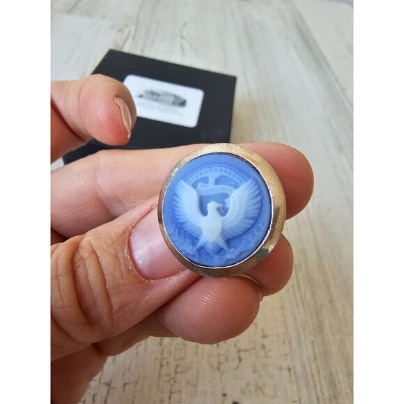 White House eagle seal‎ pin silver blue unique - Picture 2 of 5